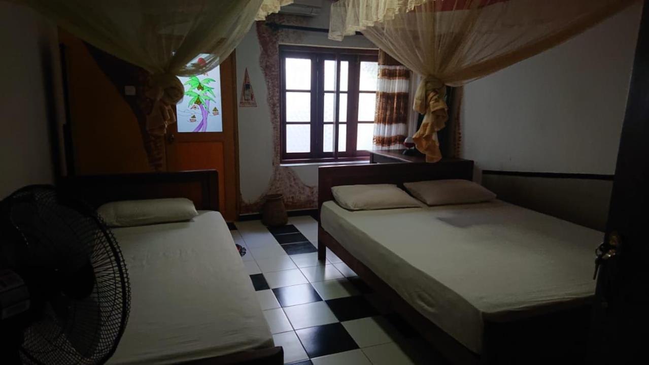 Leopard City Hostel Yala Tissamaharama Bagian luar foto