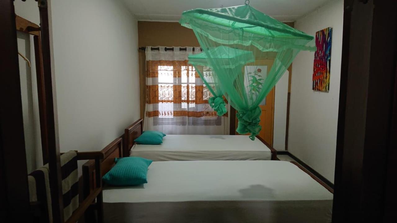 Leopard City Hostel Yala Tissamaharama Bagian luar foto