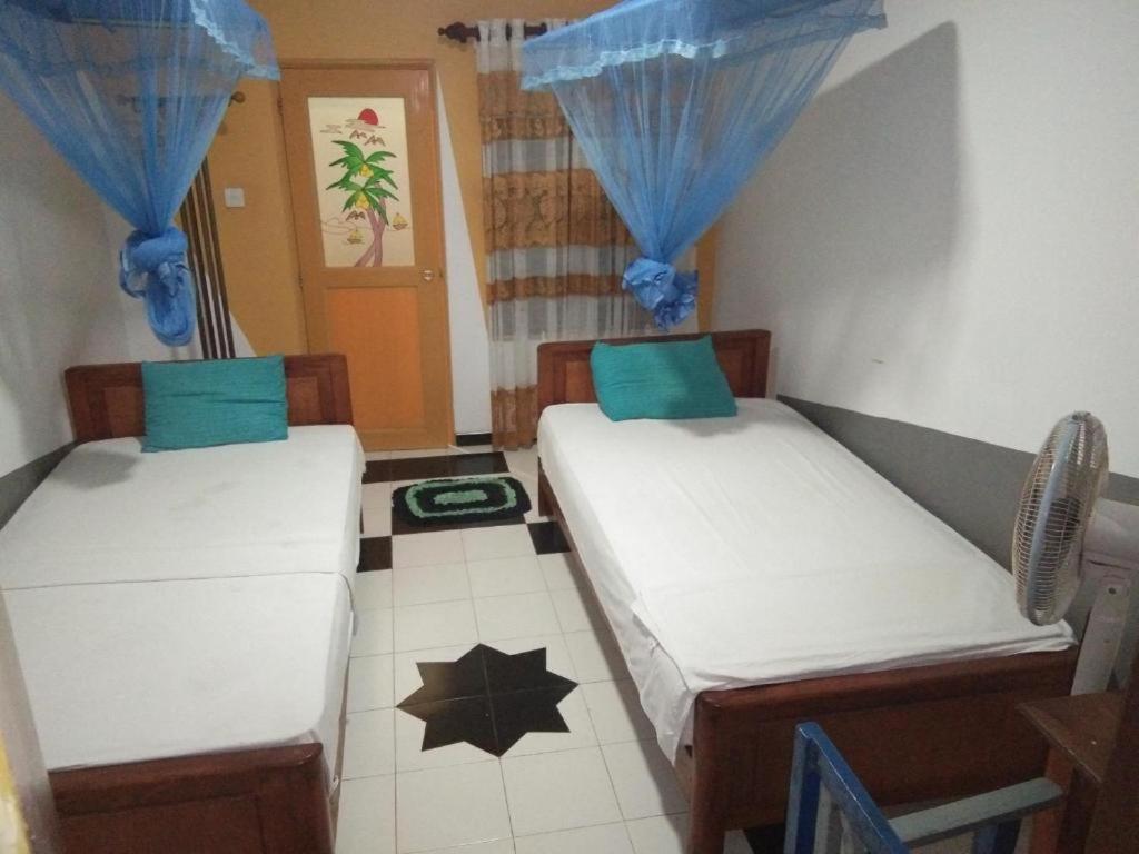 Leopard City Hostel Yala Tissamaharama Bagian luar foto