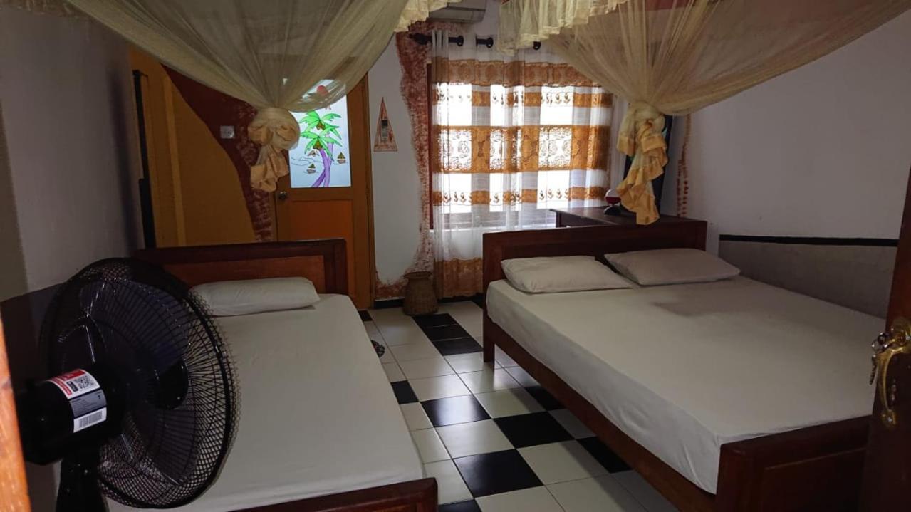 Leopard City Hostel Yala Tissamaharama Bagian luar foto