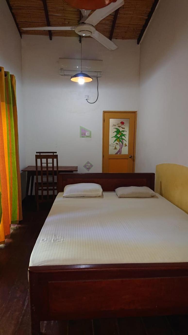 Leopard City Hostel Yala Tissamaharama Bagian luar foto