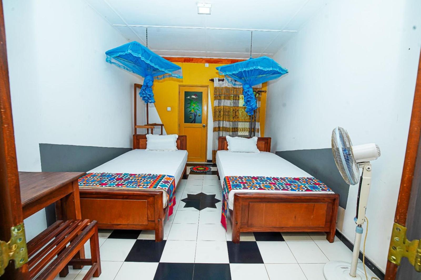Leopard City Hostel Yala Tissamaharama Bagian luar foto
