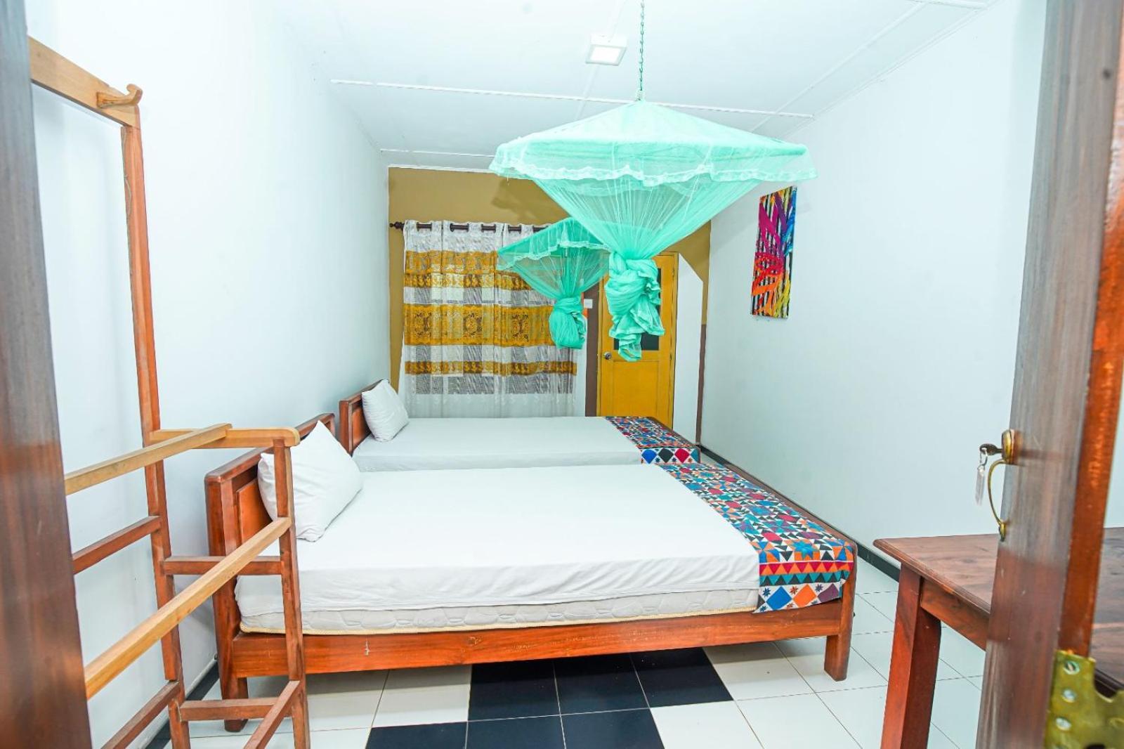 Leopard City Hostel Yala Tissamaharama Bagian luar foto