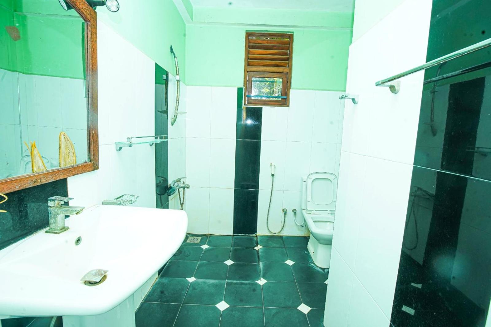 Leopard City Hostel Yala Tissamaharama Bagian luar foto